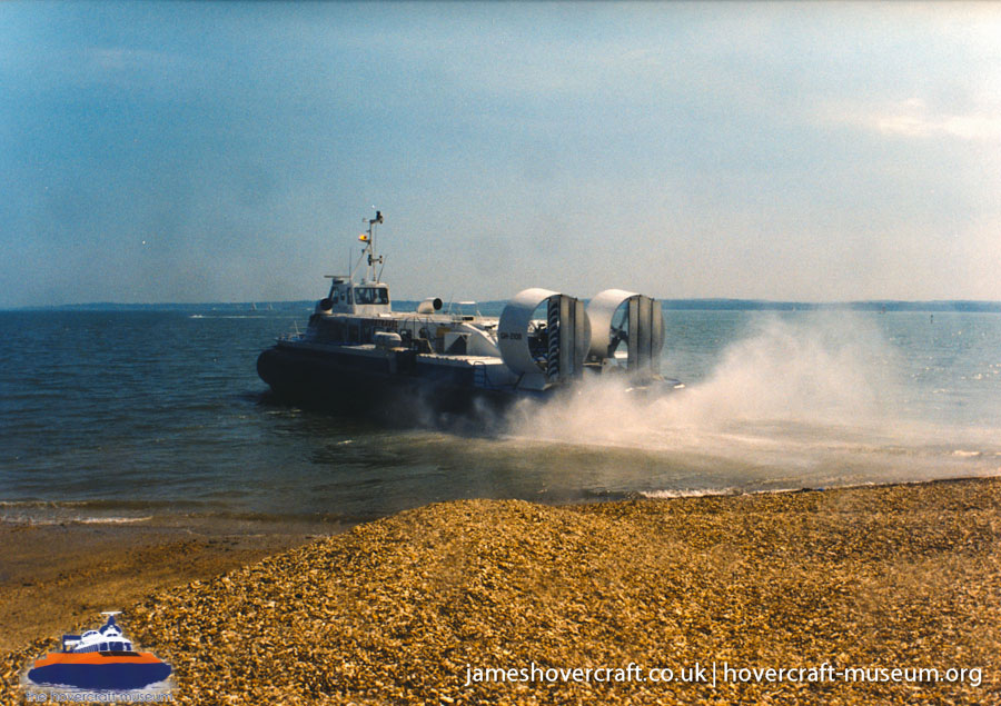AP1-88 hovercraft promotional day by BHC -  (credit: The <a href='http://www.hovercraft-museum.org/' target='_blank'>Hovercraft Museum Trust</a>).